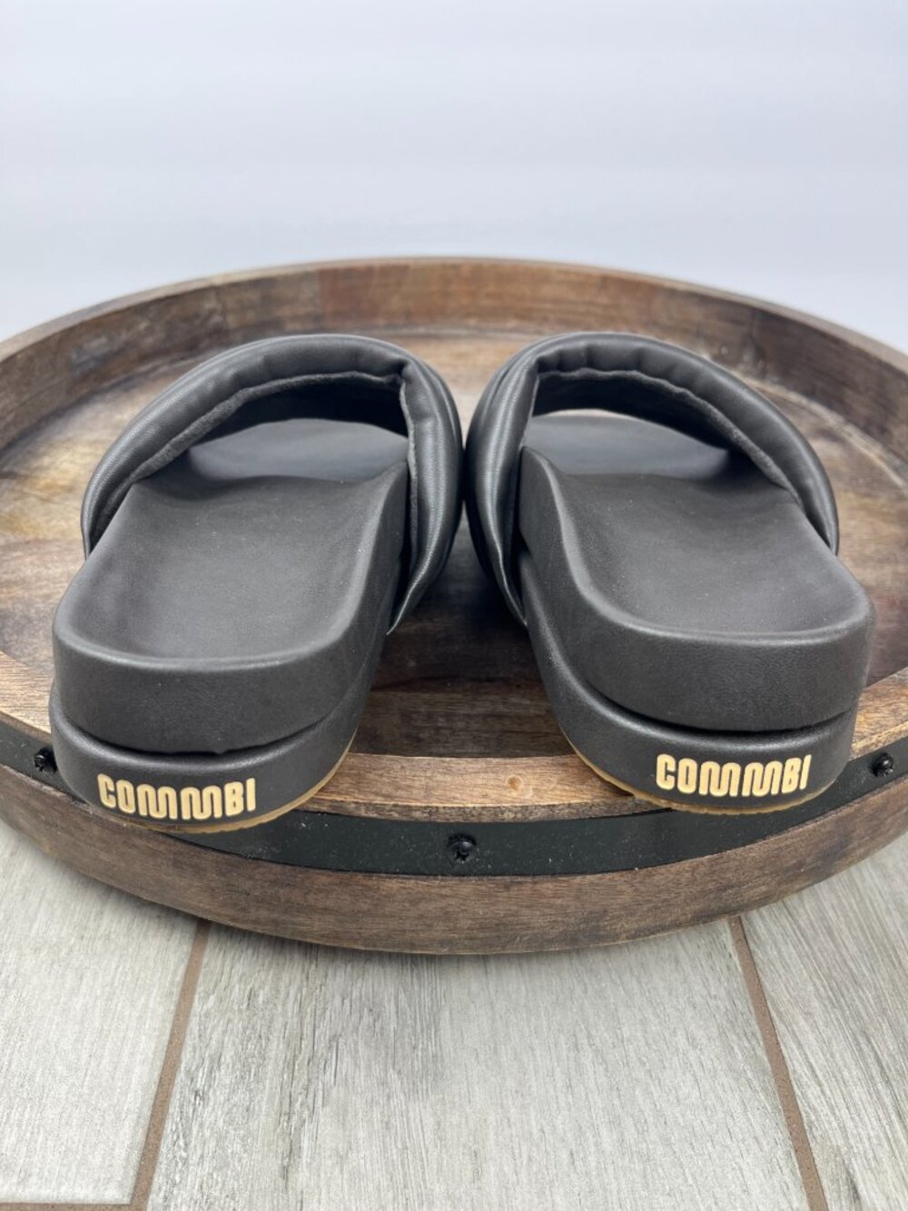 Commbi Softie Slide Sandal Vegan Leather Unisex Faded Black Size 8 - Like New - Picture 14 of 16